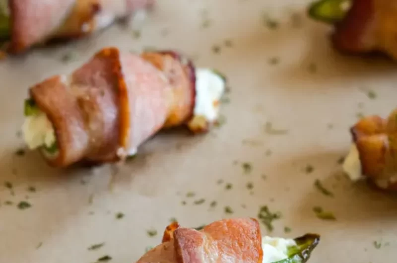 Jalapeños envueltos en bacon en freidora de aire