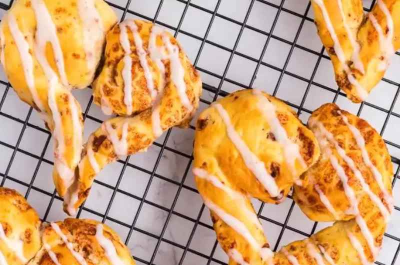 Rollitos de canela en forma de corazón en Air Fryer